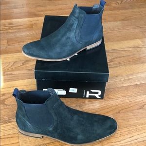 The RAIL Men’s Suede Chelsea Boots size 42